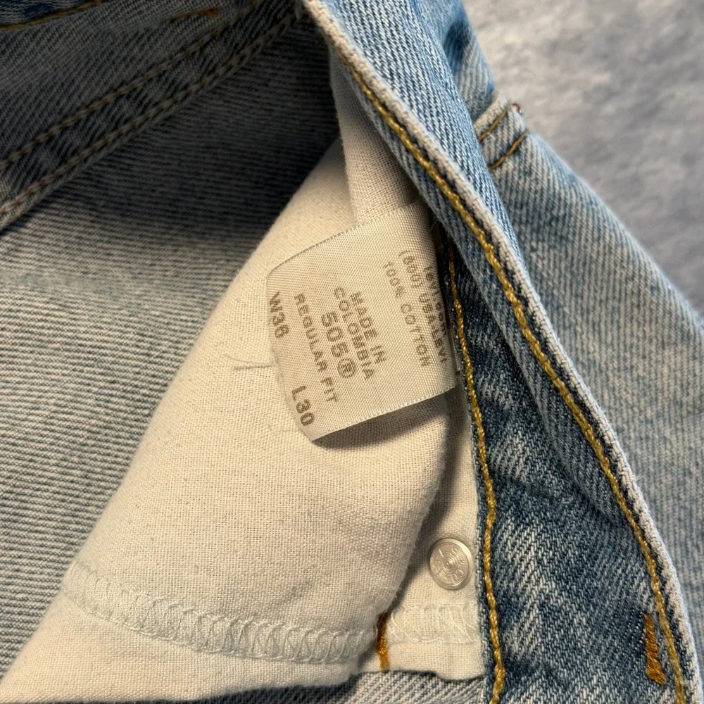 Levi 505 Regular Fit Mens Light Wash Denim Jeans Blue 36‎ x 30 Distressed Paint